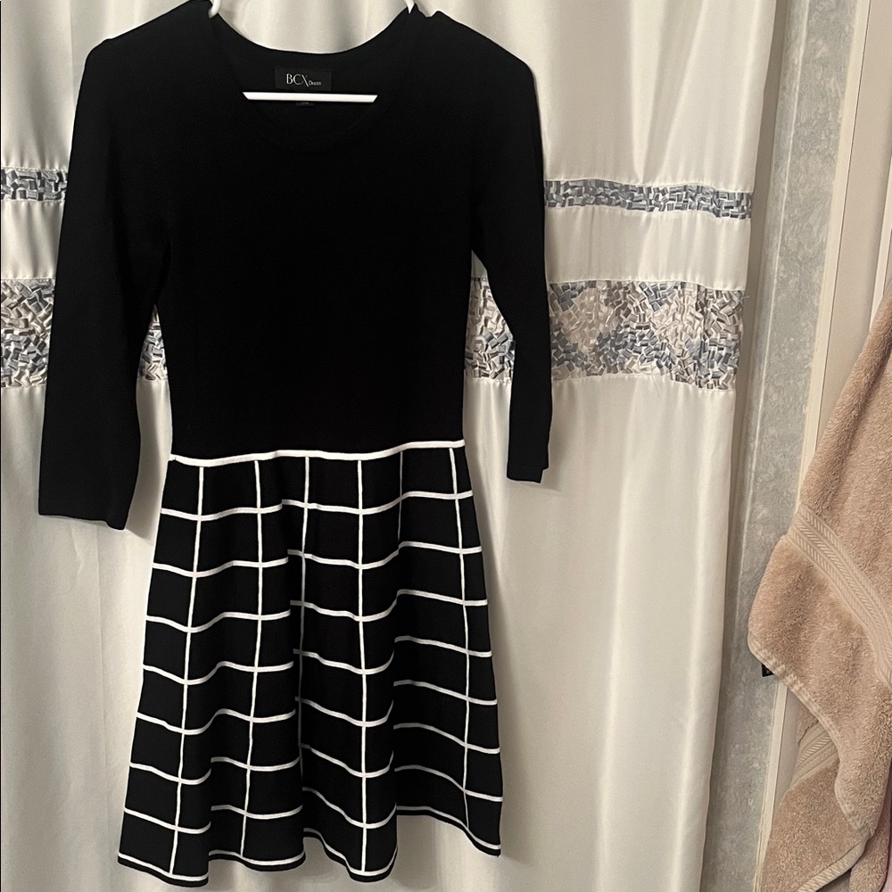 BCX Black and White Checkered Long Sleeve Dress